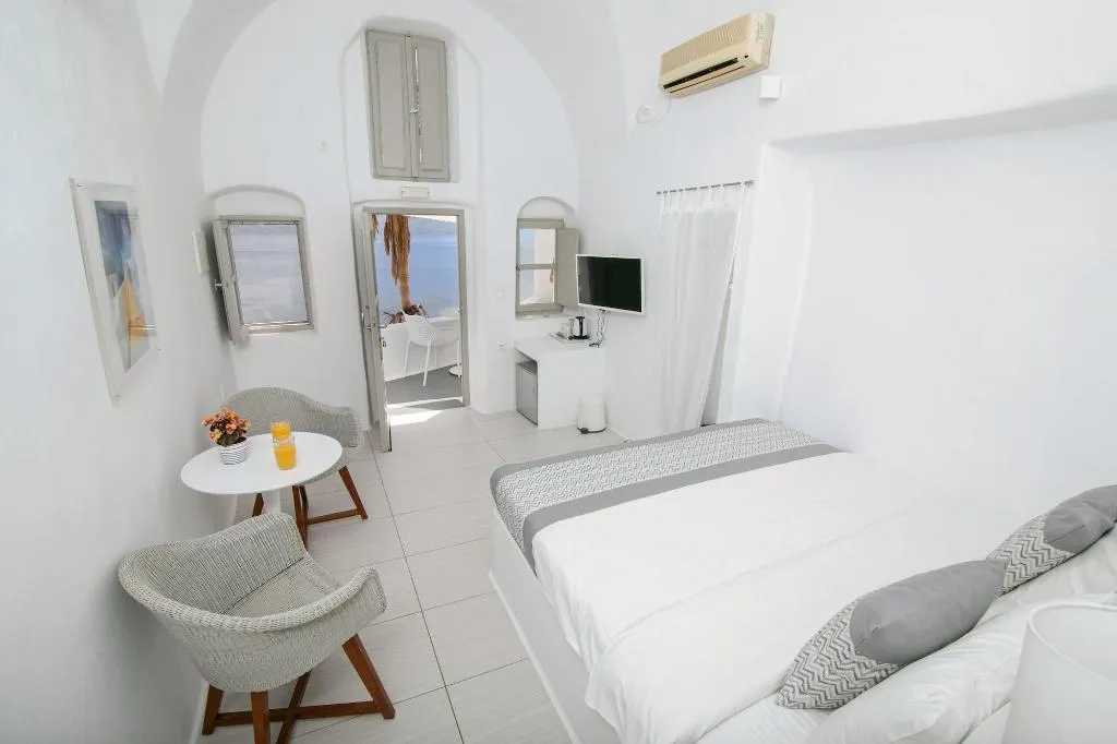 Room, Vogue Suites, Santorini