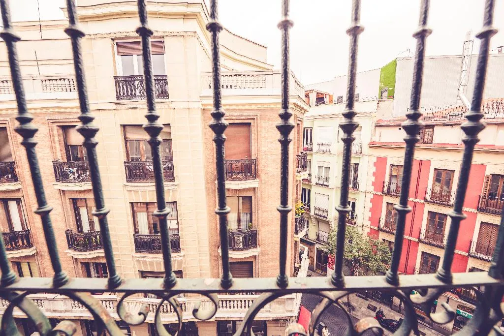 Terrace, Hostal Sol Los Angeles, Madrid