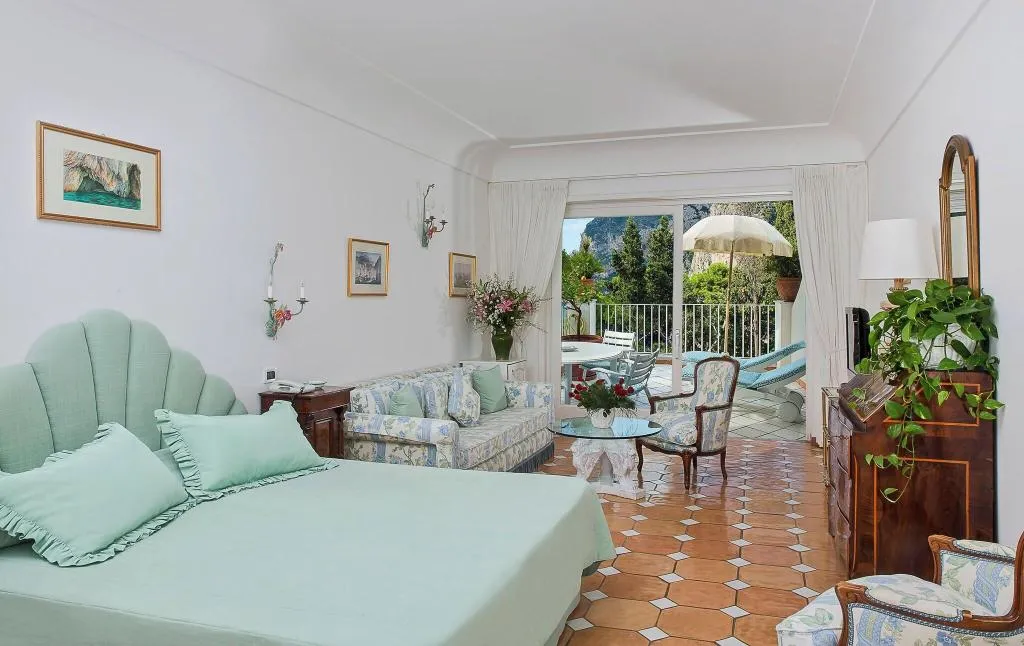 JUNIOR SUITE GARDEN VIEW KING BED Room, Villa Brunella, Naples