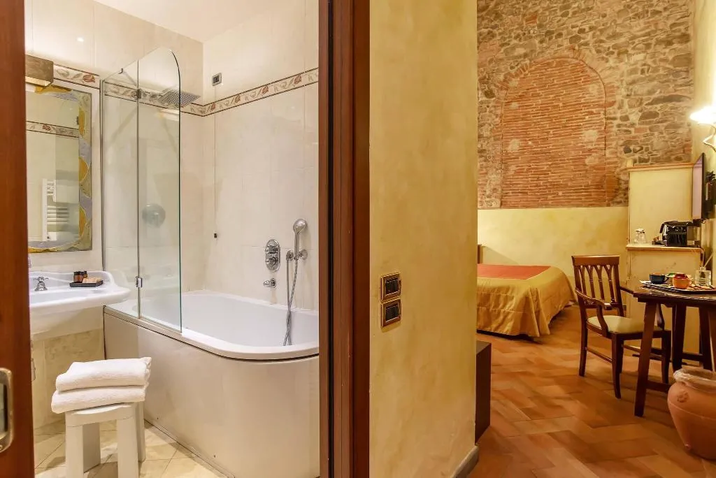 Room, Alba Palace, Florence