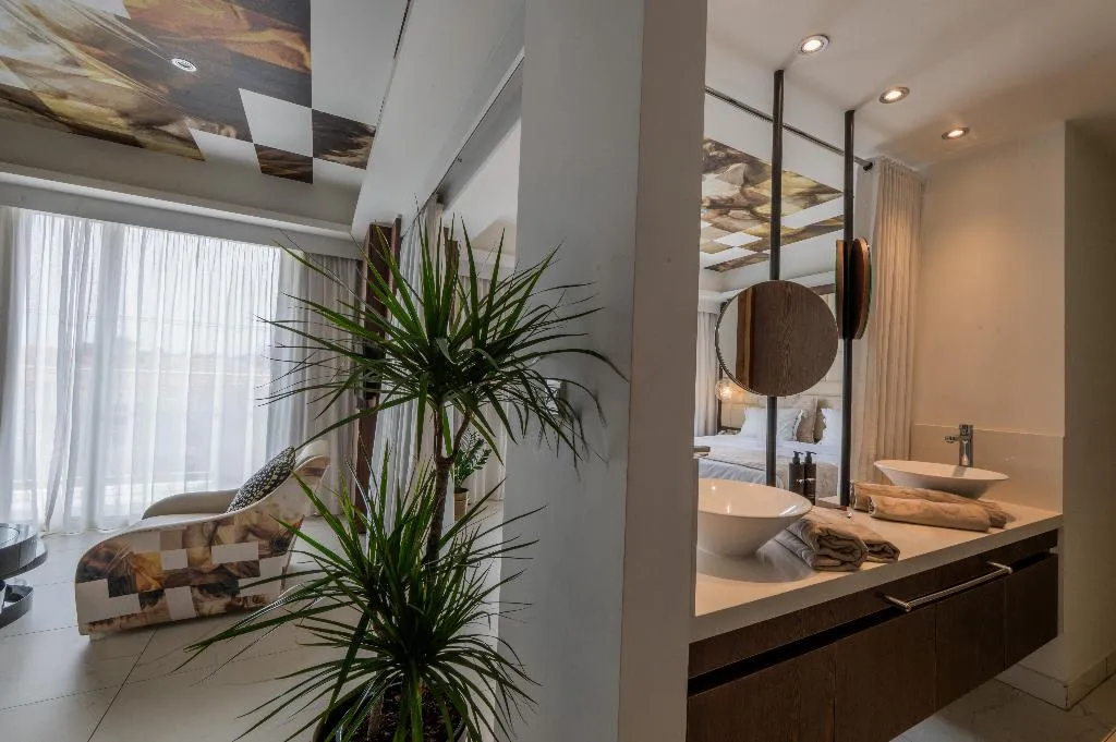 Room, King Jason, Cyprus