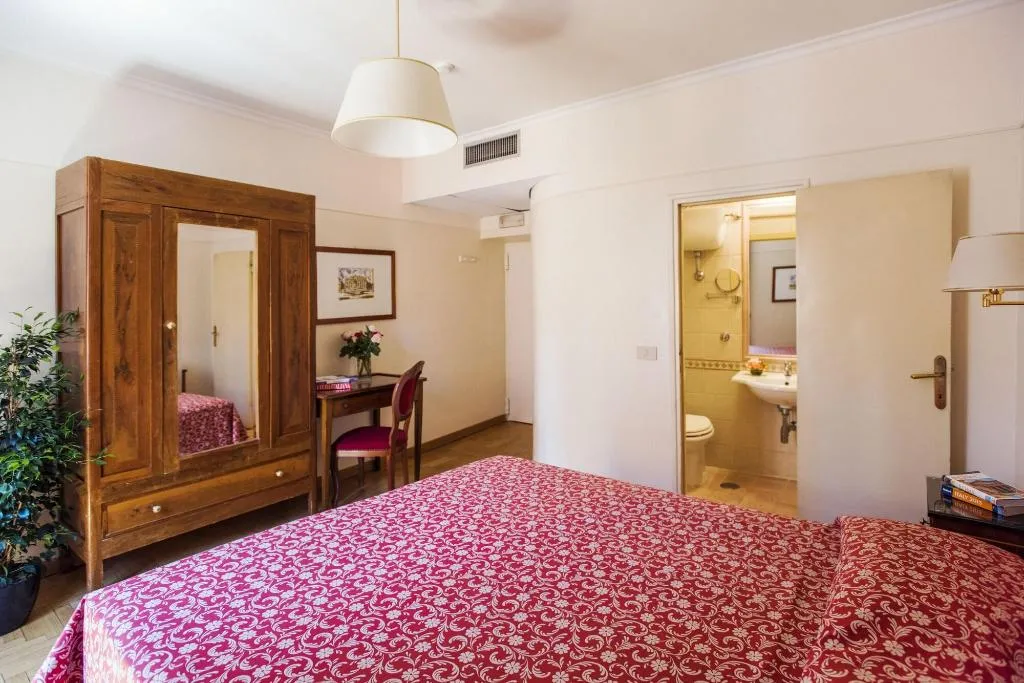 Room, Hotel Due Torri, Rome