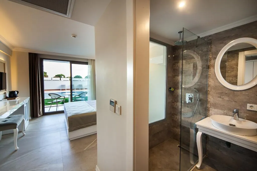 DOUBLE DELUXE POOL VIEW Room, As Hotel Cesme, Izmir