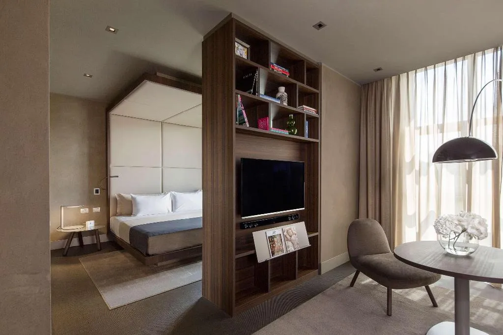Room, Me Milan Il Duca, Milan