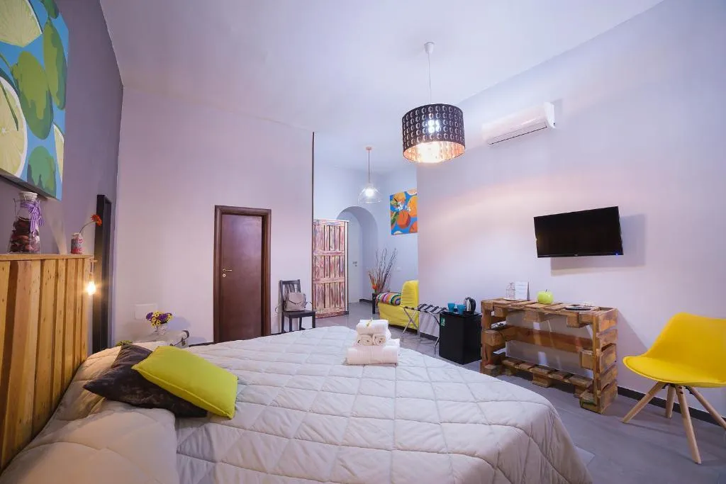 SUITE STANDARD Room, B&B Le 4 Stagioni Dante’s Suites, Naples