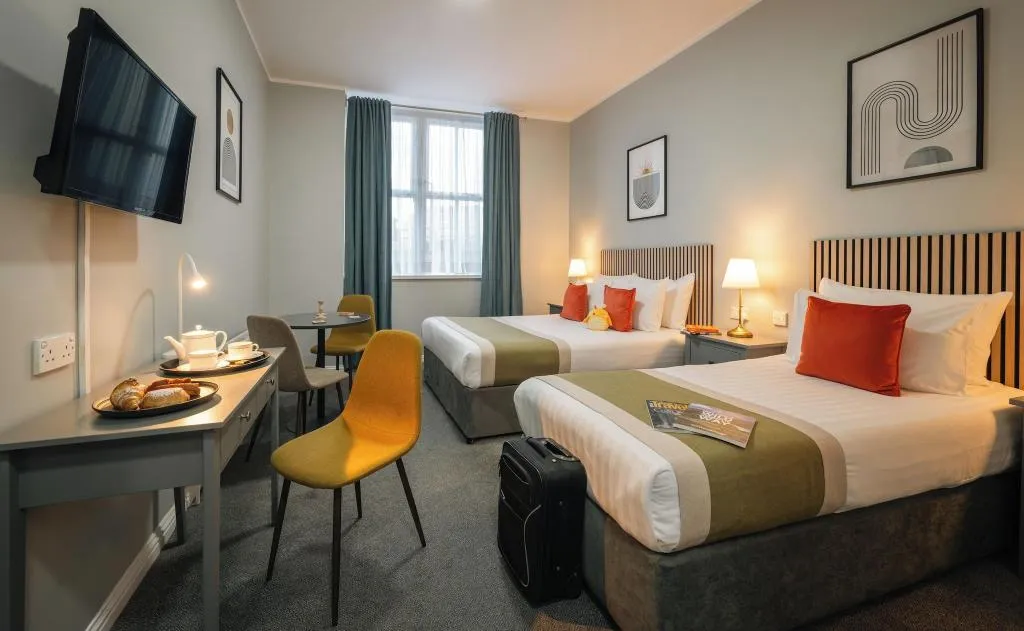 TRIPLE TWO BEDS Room, Beresford Dublin, Dublin