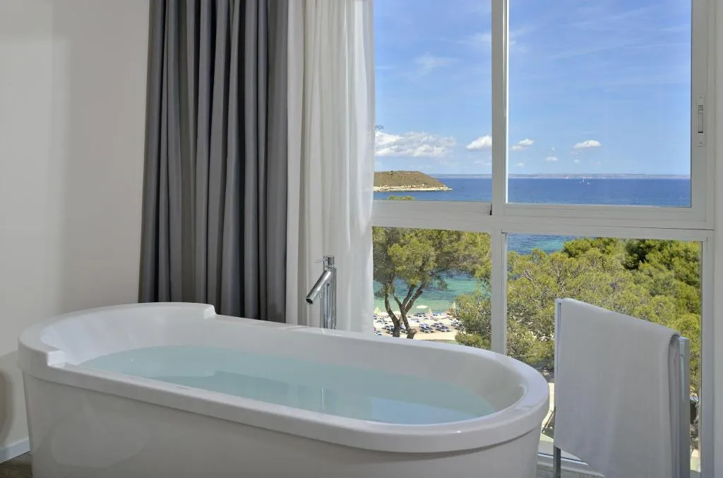 SUITE STANDARD Room, Melia South Beach, Majorca