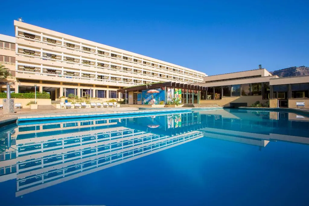 Pool, MClub Lipari, Catania