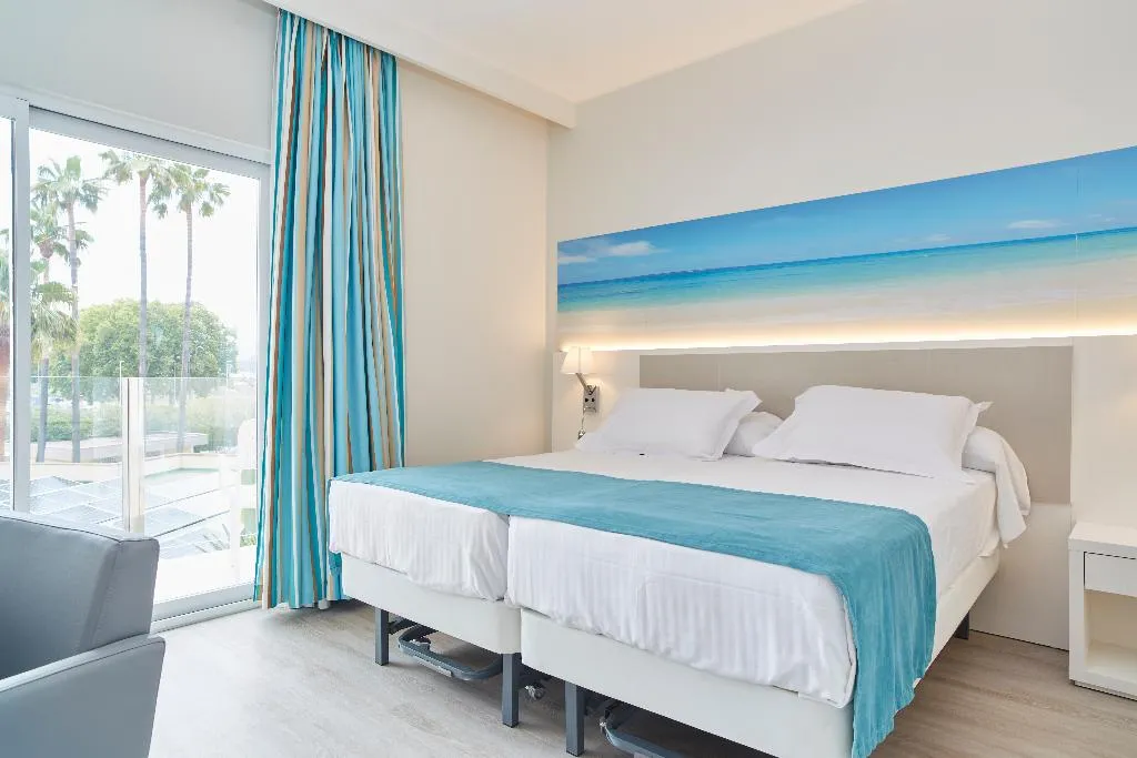 DOUBLE DELUXE TWO BEDS Room, Invisa Hotel Es Pla, Ibiza