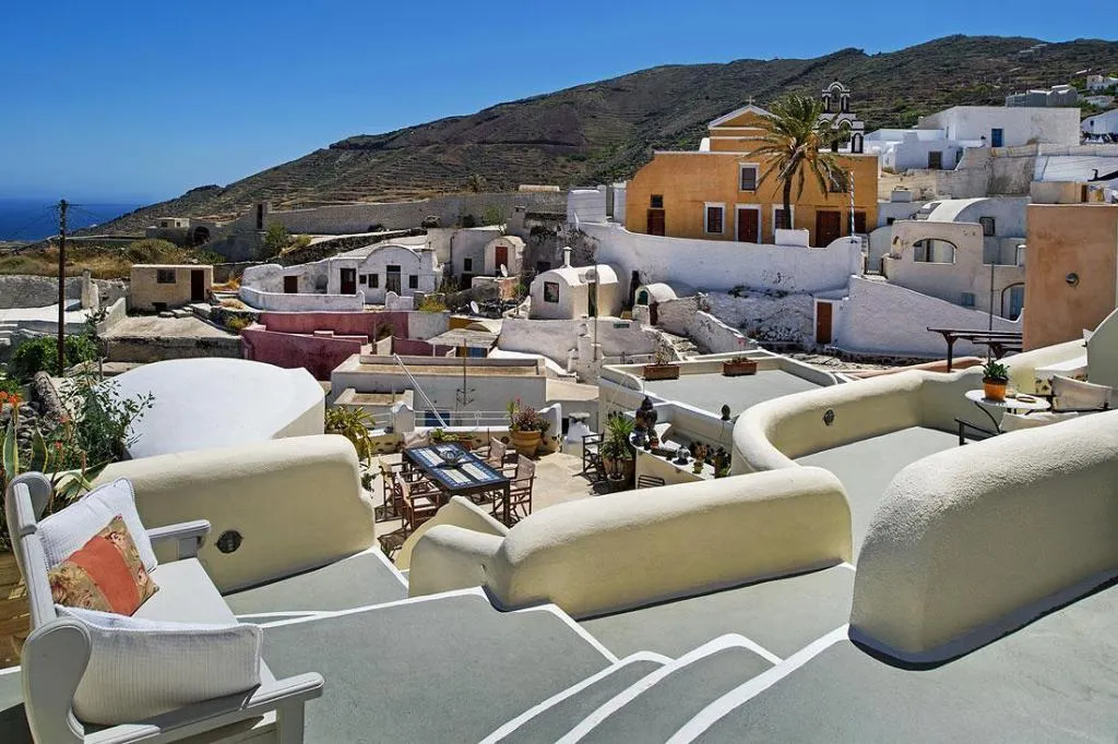 General view, Heliophos Boutique Caves, Santorini