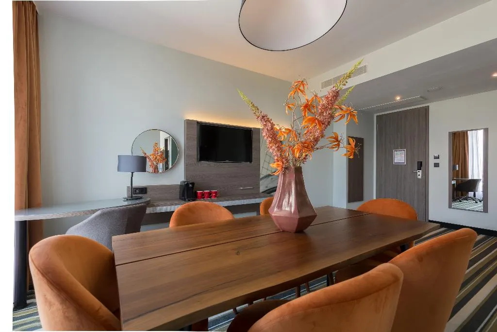 SUITE STANDARD Room, Leonardo Royal Hotel Amsterdam, Amsterdam