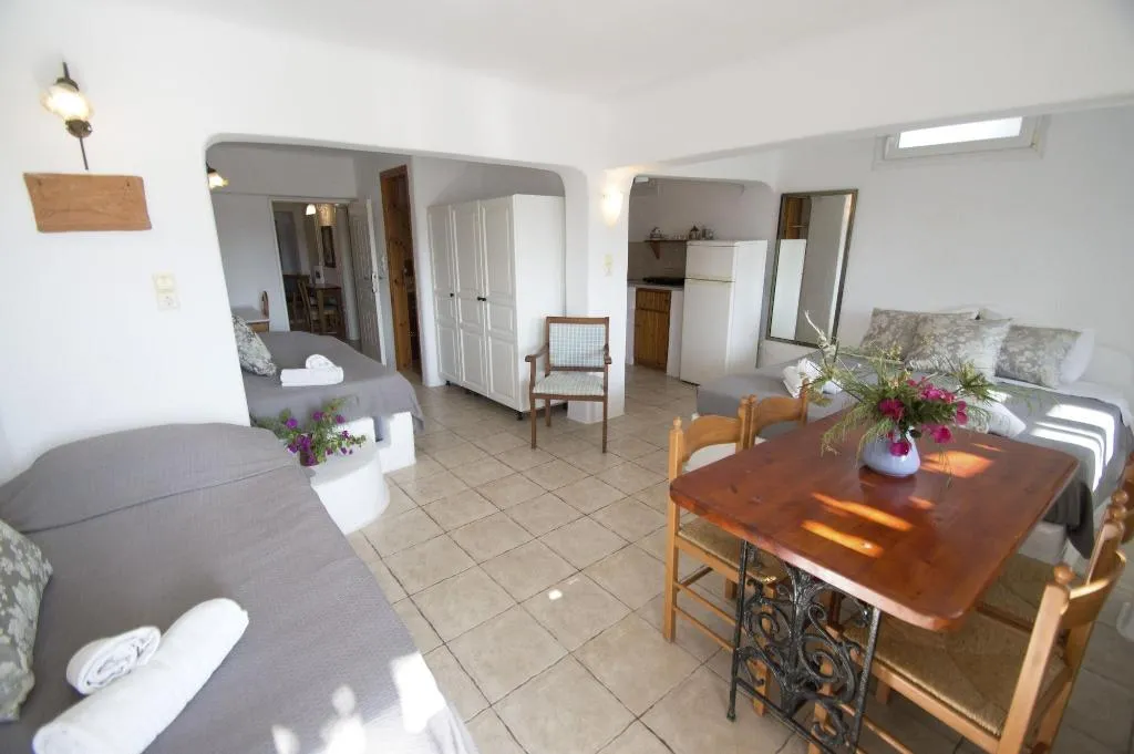 SUITE CAPACITY 7 Room, Villa Konstantin Rooms & Suites, Mykonos