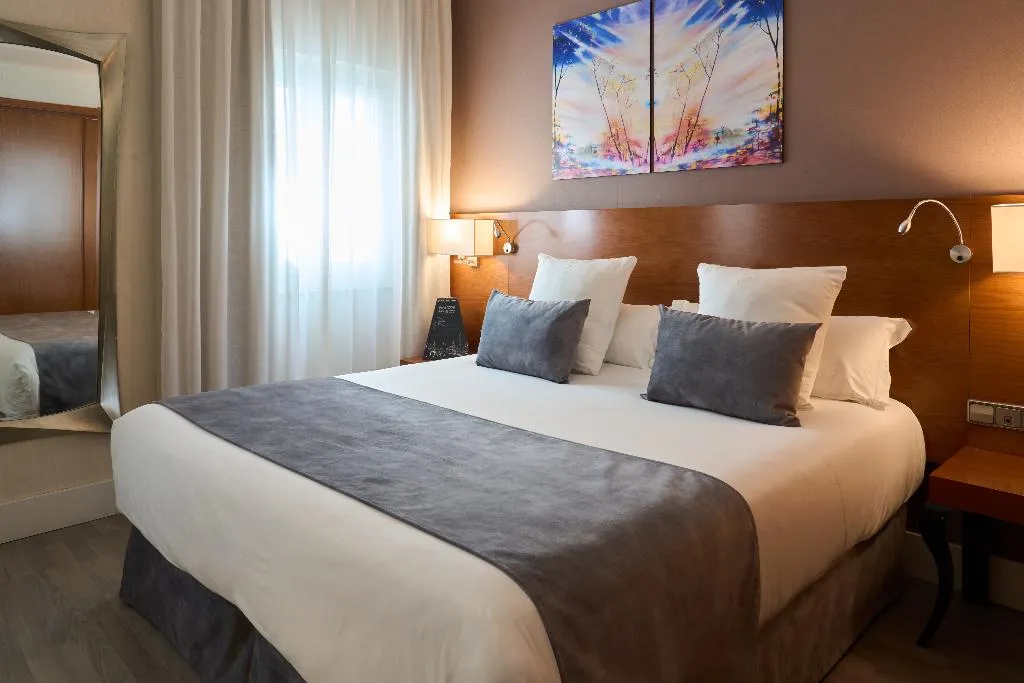 DOUBLE STANDARD Room, Puerta de Toledo, Madrid
