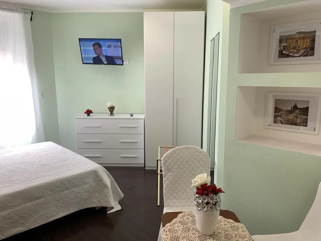 QUADRUPLE STANDARD Room, Piazza Istria - Gh B&B, Rome