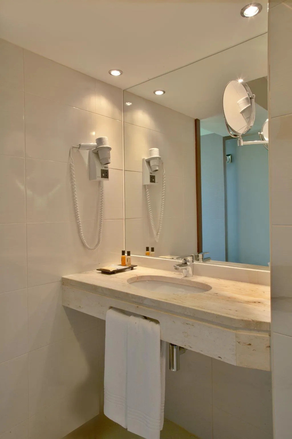 SINGLE STANDARD Room, TURIM Luxe Hotel, Lisbon