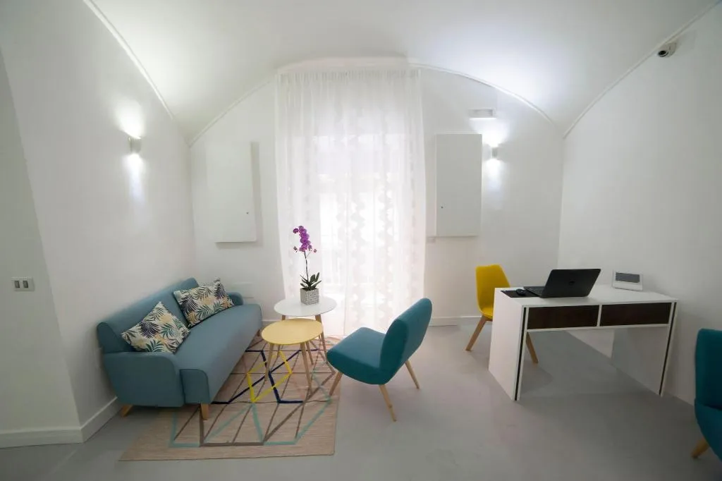 Room, Dada Suite, Naples