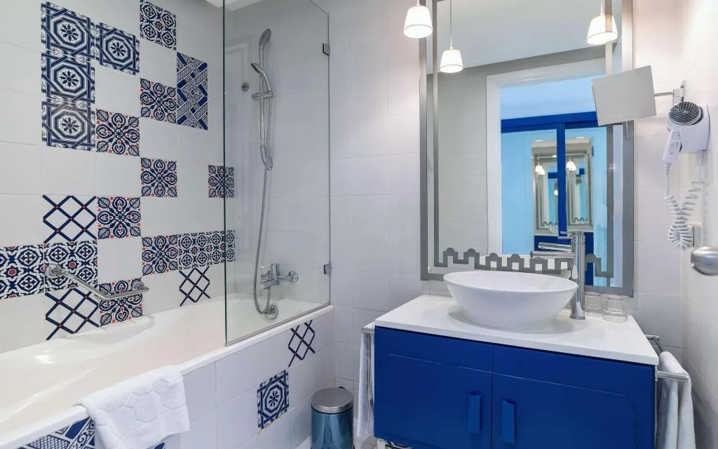 SUITE SEA VIEW KING BED Room, Radisson Blu Resort & Thalasso Hammamet, Tunisia