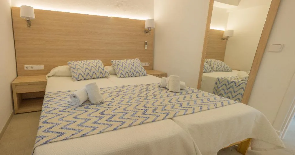 APARTMENT SUPERIOR TWO BEDROOMS Room, Sol Naixent-Bonaire, Majorca