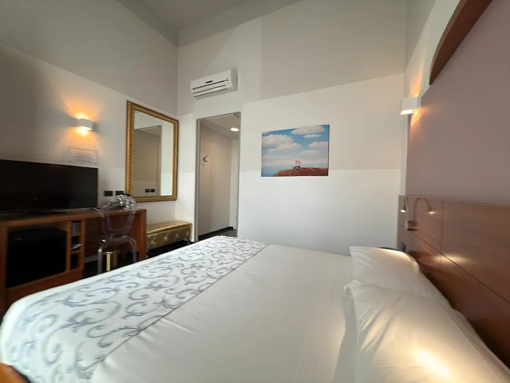 Double or Twin SUPERIOR Room, Hotel Europa, Milan