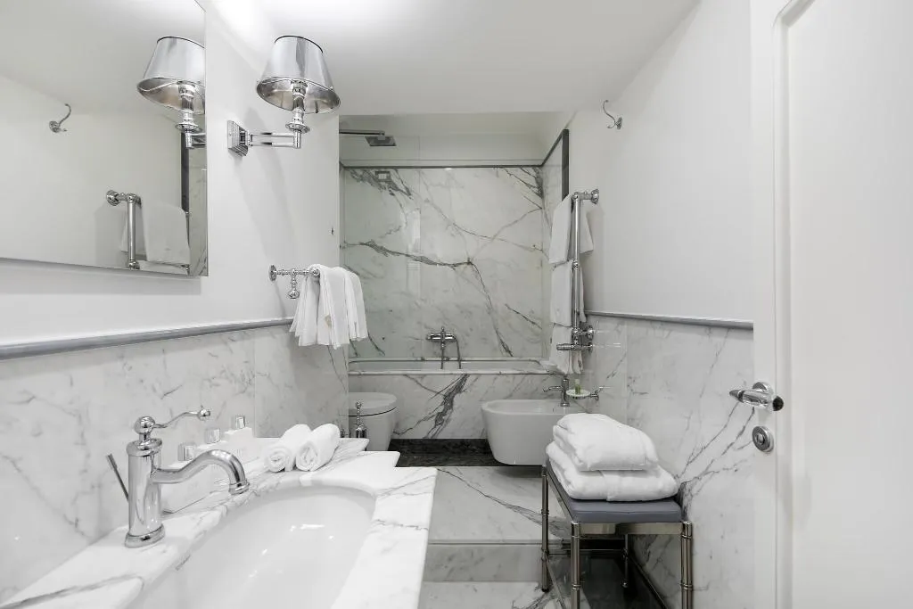 DOUBLE DELUXE KING BED Room, Villa Franca, Naples