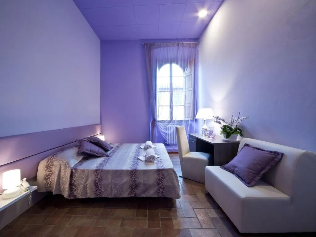 Room, Palazzo Renieri, Florence