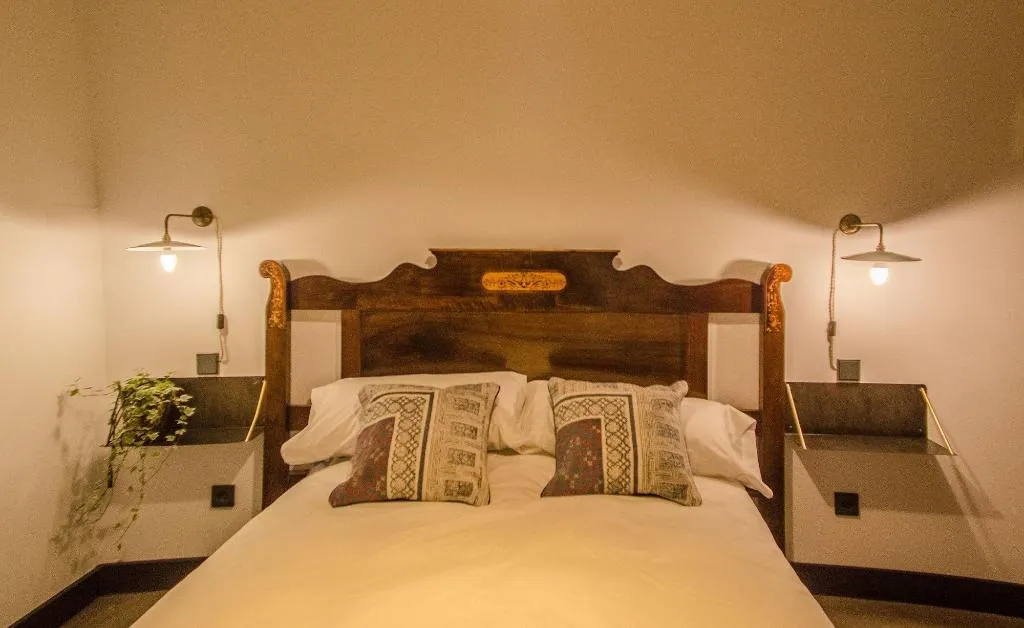 Room, Lanave, Madrid