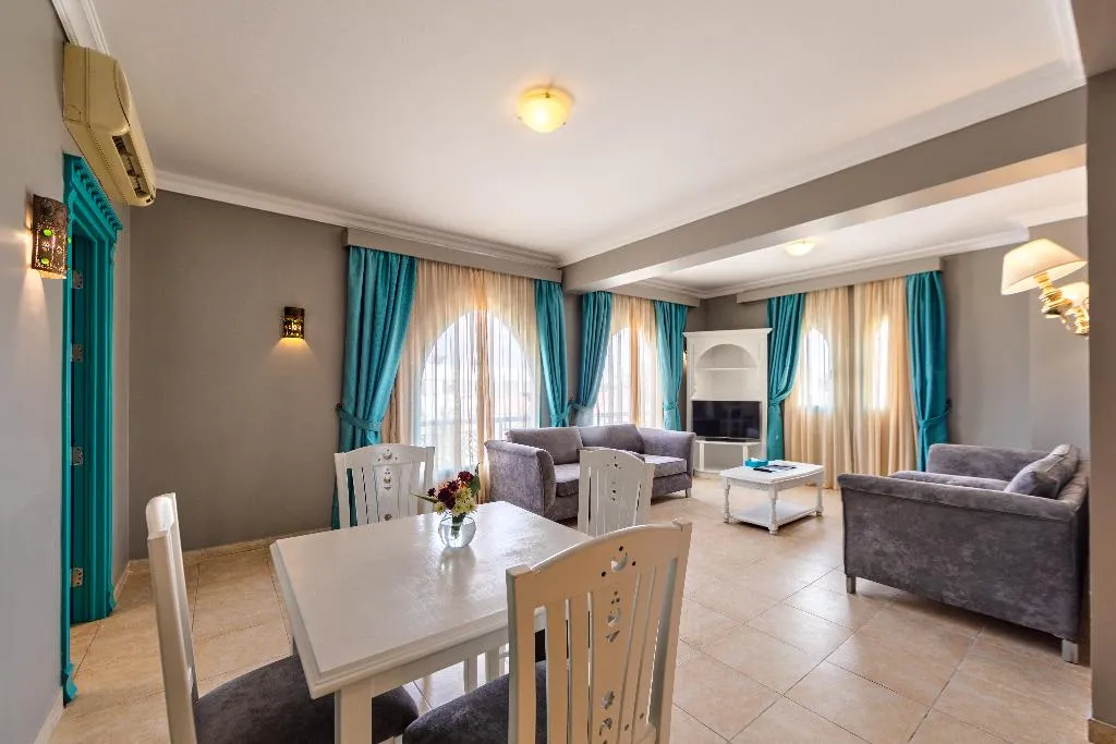 JUNIOR SUITE SEA VIEW Room, Sunrise Garden Beach Resort, Red Sea Riviera