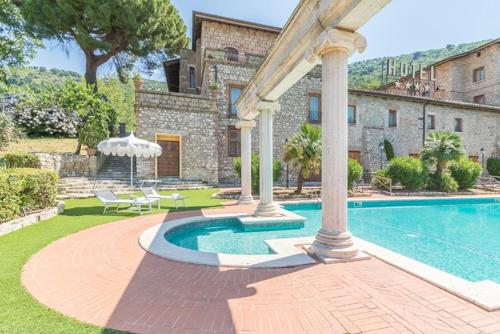 Pool, Torre Sant Angelo, Rome