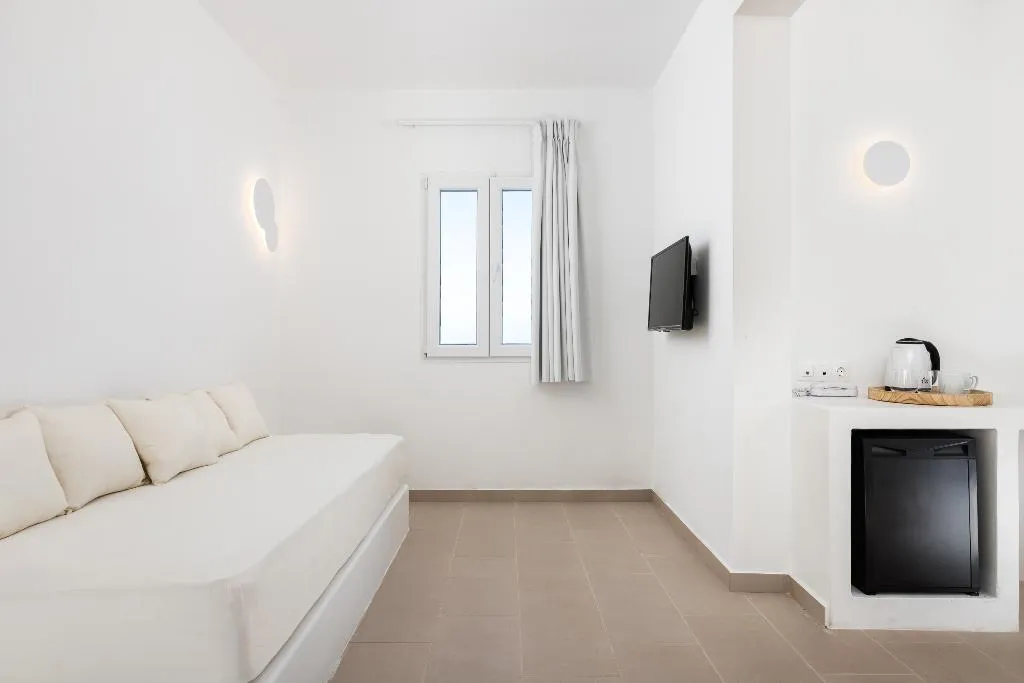 SUITE WITH JACUZZI WITH VIEWS Room, Voca Hotel & Suites, Santorini