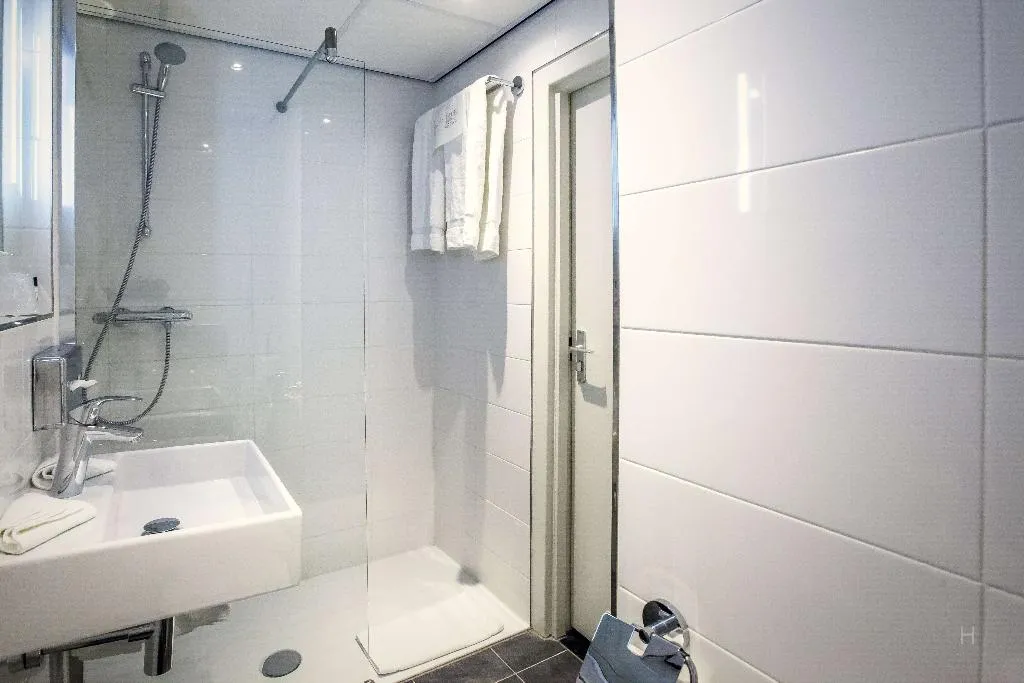 DOUBLE STANDARD Room, Die Port Van Cleve, Amsterdam
