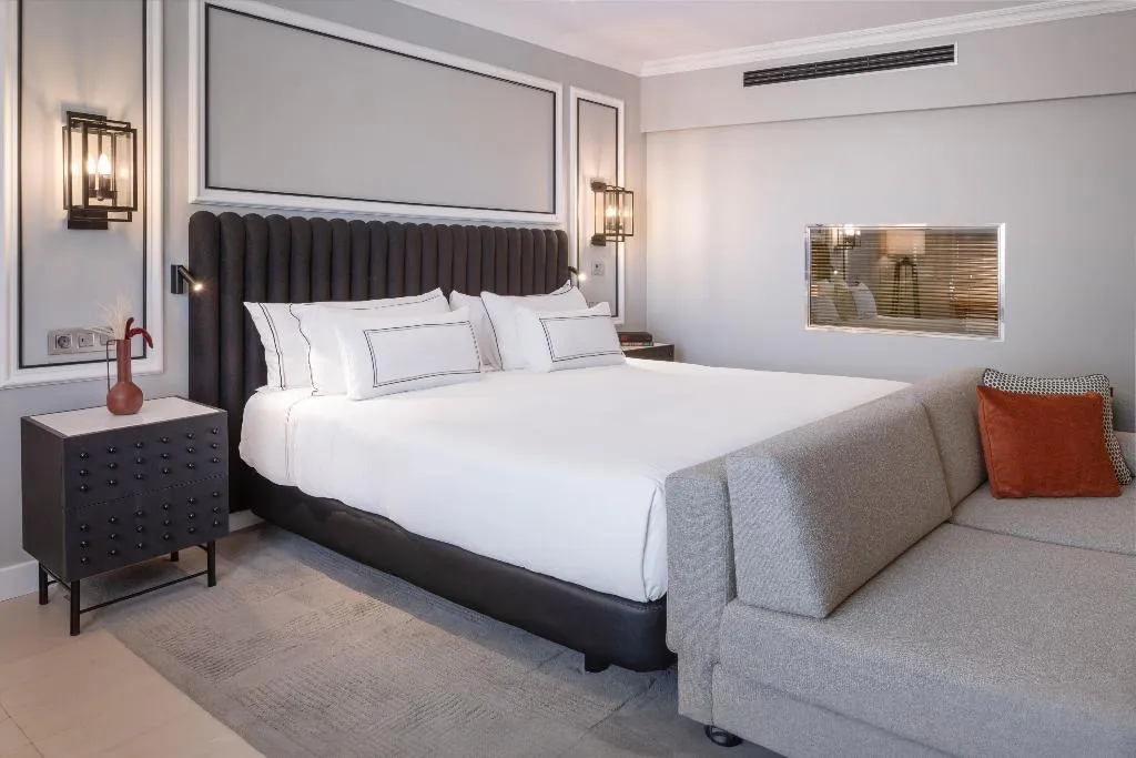 JUNIOR SUITE STANDARD Room, Melia Sevilla, Seville