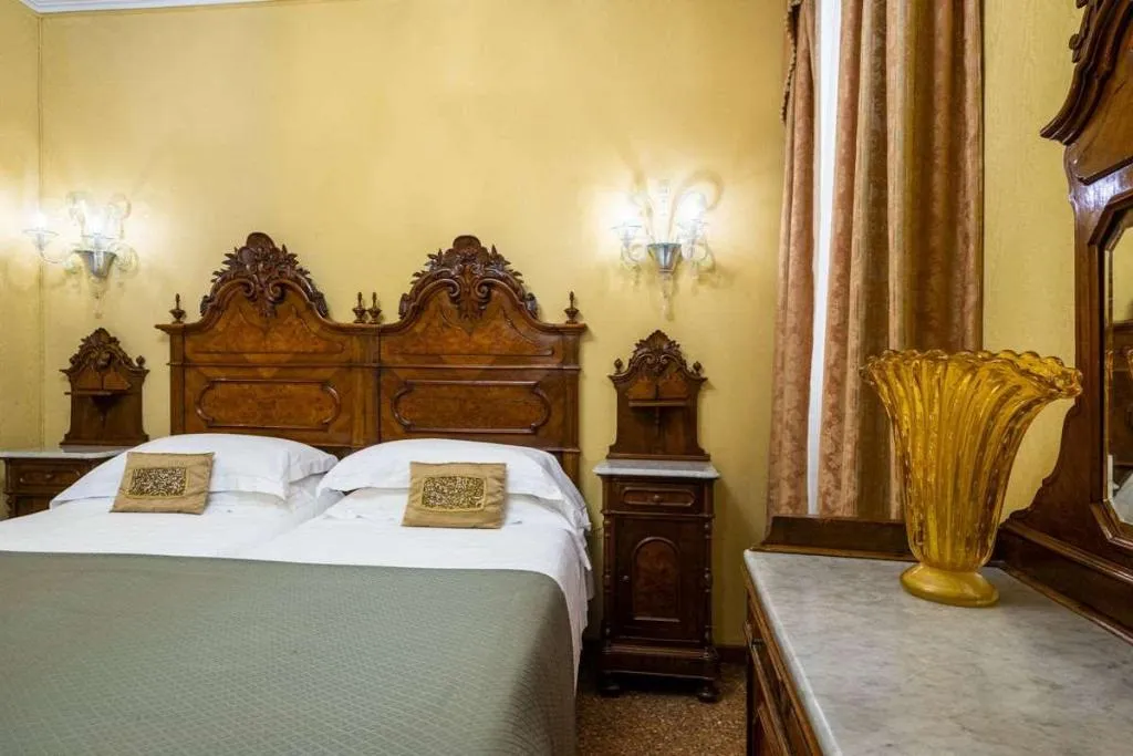 Room, Concordia, Venice