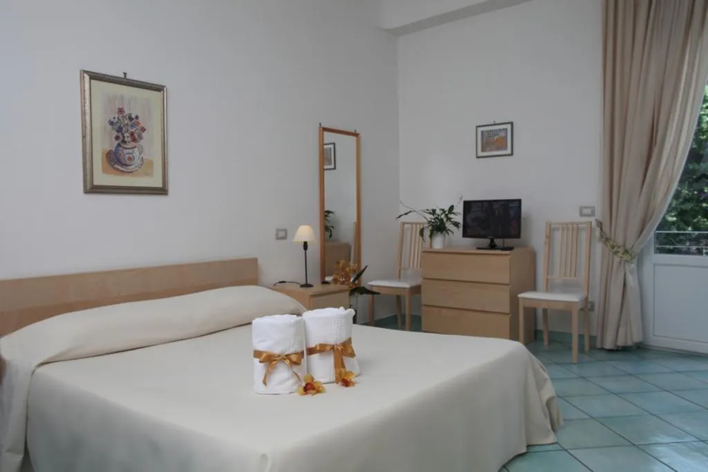 QUADRUPLE STANDARD Room, Hotel Matarese, Naples
