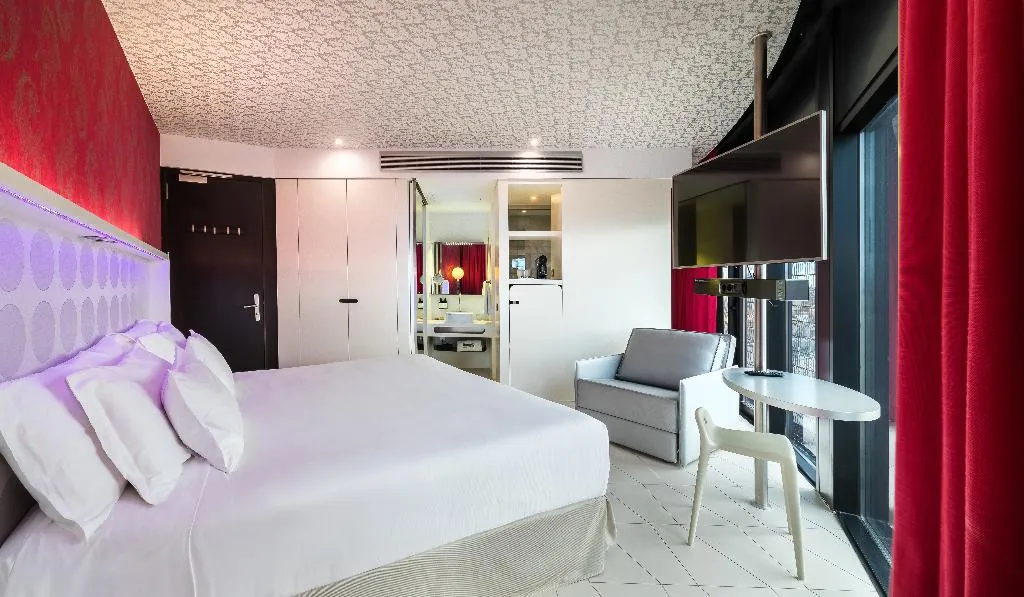 Room CONNECTING ROOM Room, Barcelo Raval, Barcelona