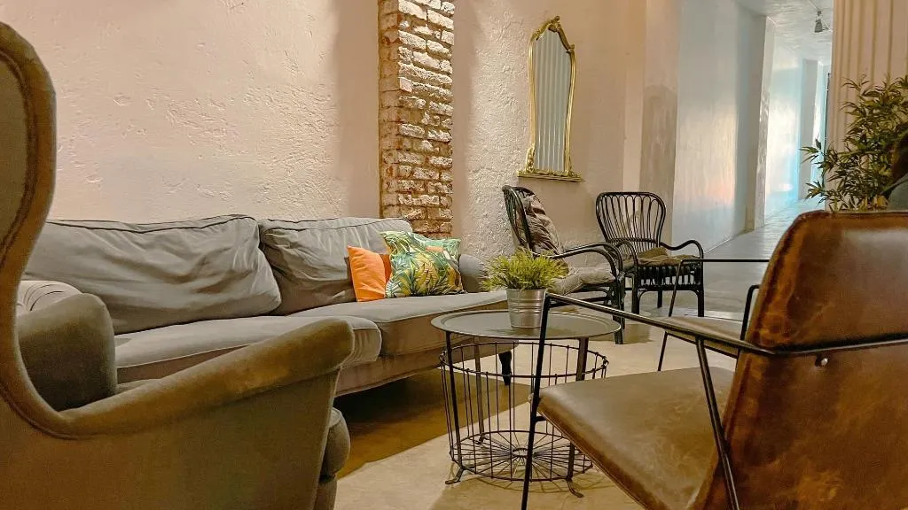 Lobby, Queen Hostel, Milan