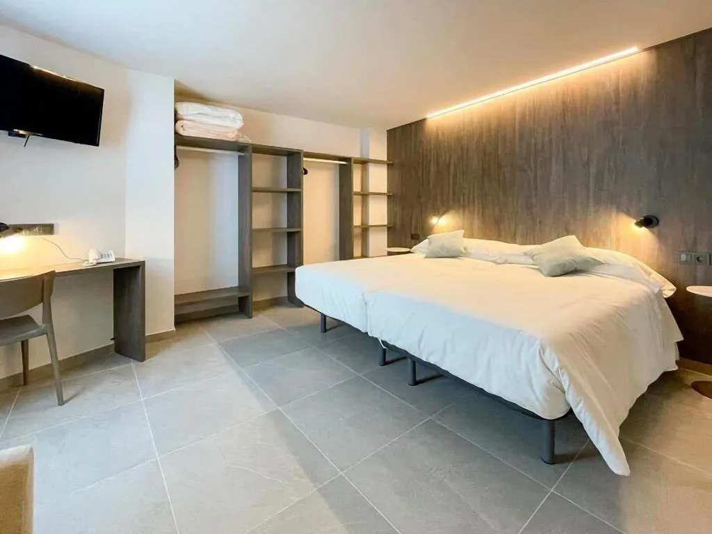 Room, Hostal Quatre Llunes, Costa Blanca
