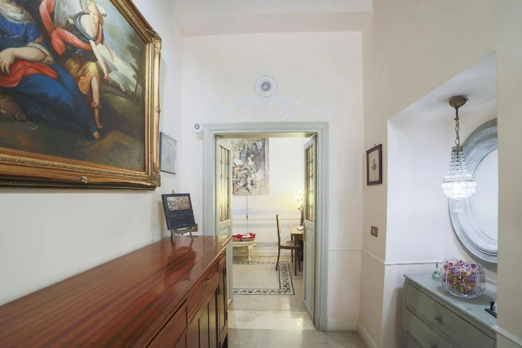 General view, La Maison dell'Orologio, Rome