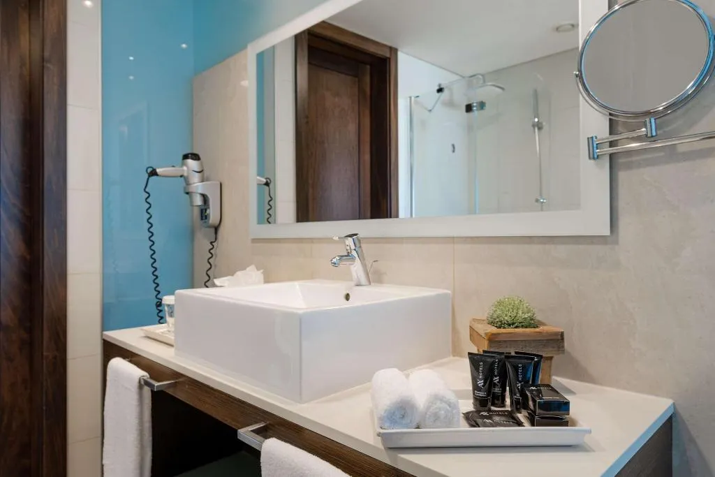 FAMILY ROOM WITH DOUBLE BED Room, AX The Palace, Malta