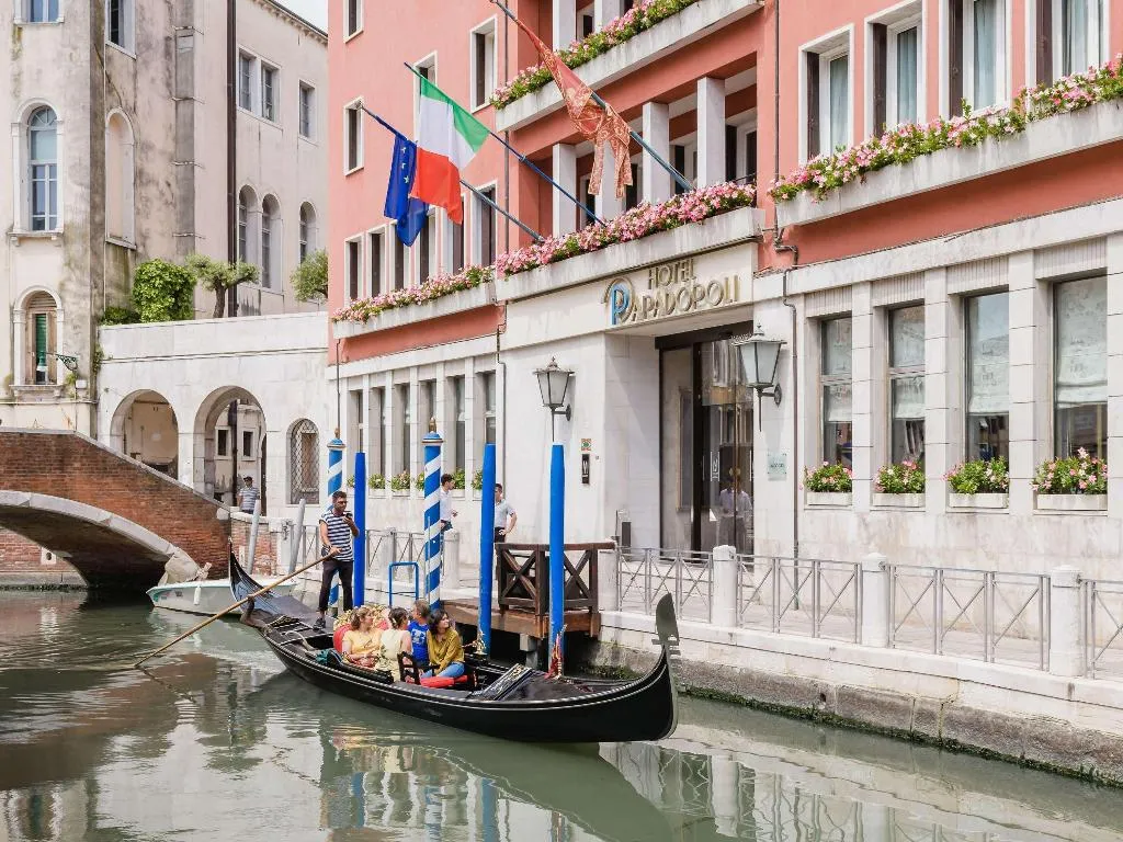Sports and Entertainment, Papadopoli Hotel Venezia - MGallery Collection, Venice