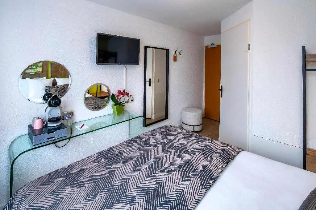 Double or Twin STANDARD Room, Hotel Jupiter, Amsterdam