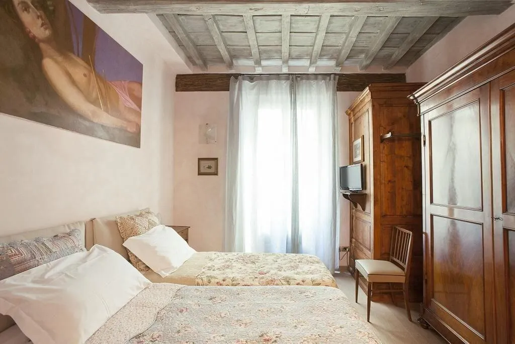 Room, La Casa Di Annusca, Florence