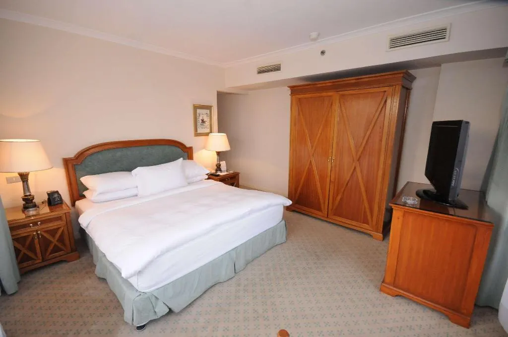 SUITE STANDARD Room, Cairo World Trade Center Hotel & Residences, Cairo