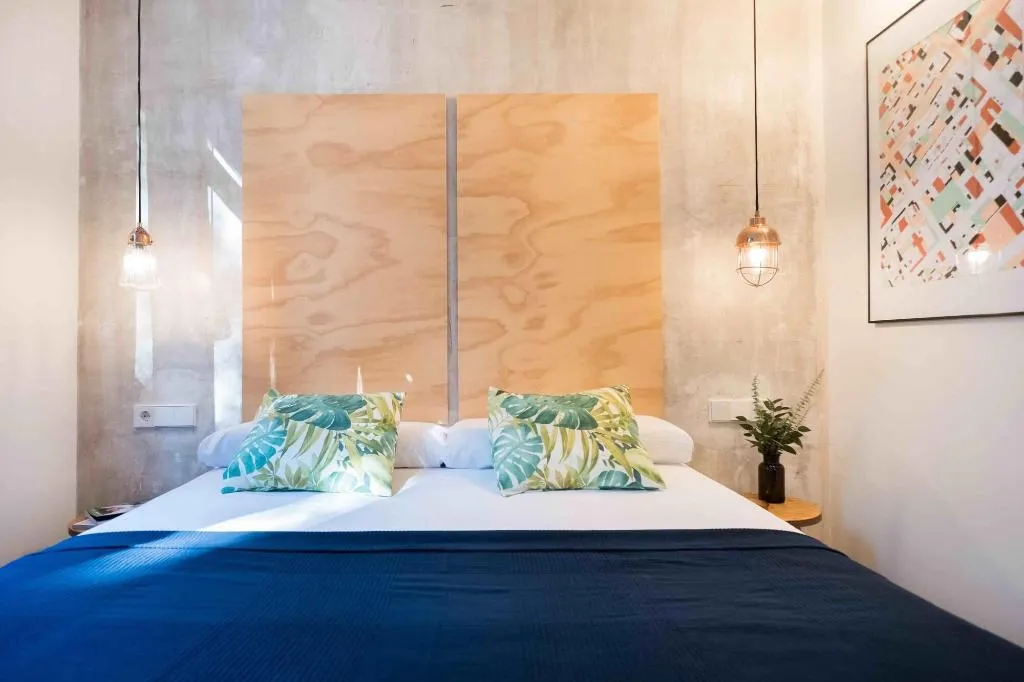 Room, Magatzem 128, Barcelona