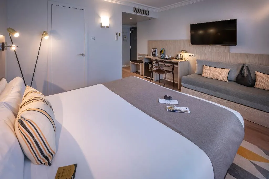Double or Twin DELUXE WITH VIEWS Room, Serhs Rivoli Rambla, Barcelona