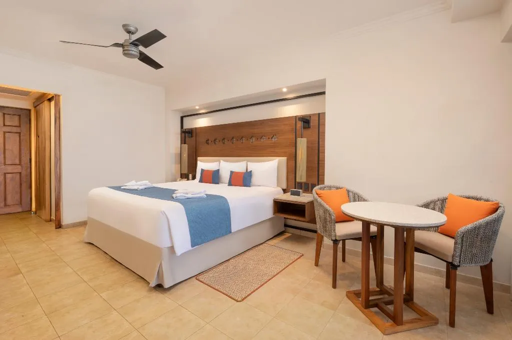 DOUBLE DELUXE WITH JACUZZI Room, GR Solaris Cancun All Inclusive, Cancun Area