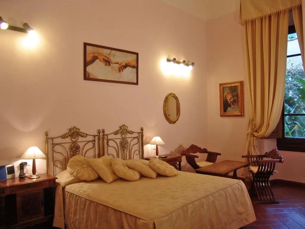 Room, Soggiorno  Panerai, Florence