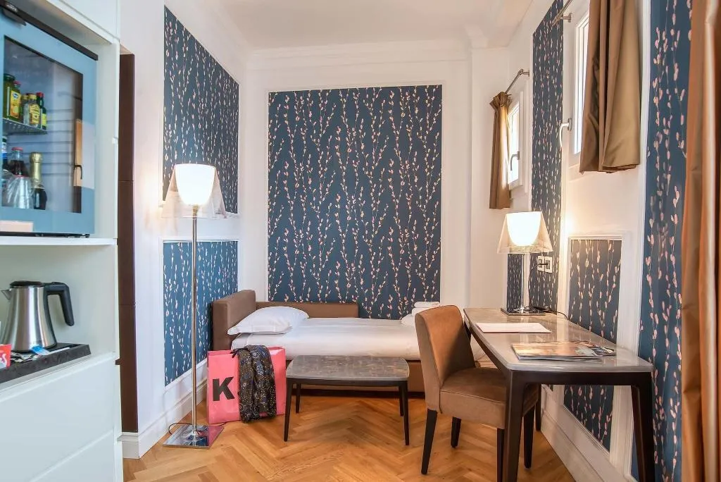 Double or Twin CLASSIC QUEEN BED Room, Damaso Hotel, Rome