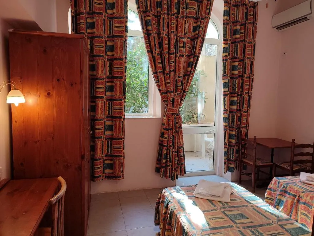 Room, Sprachcaffe International Aparthotel Pembroke, Malta