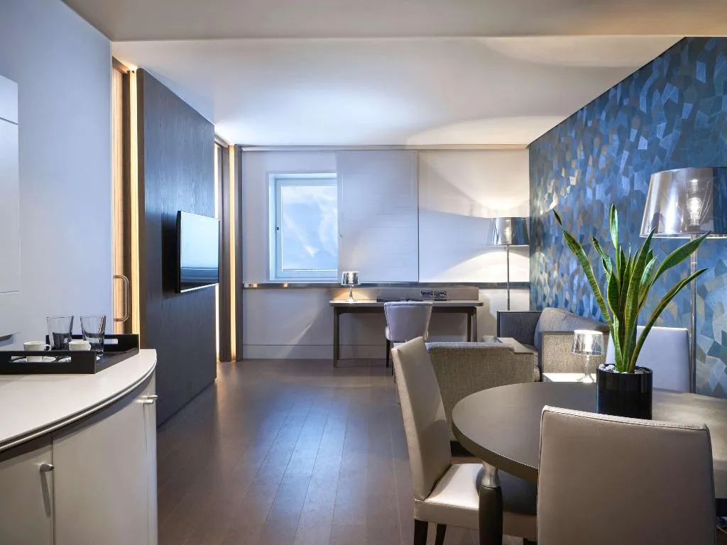 SUITE CLUB KING BED Room, Sofitel Athens Airport, Athens