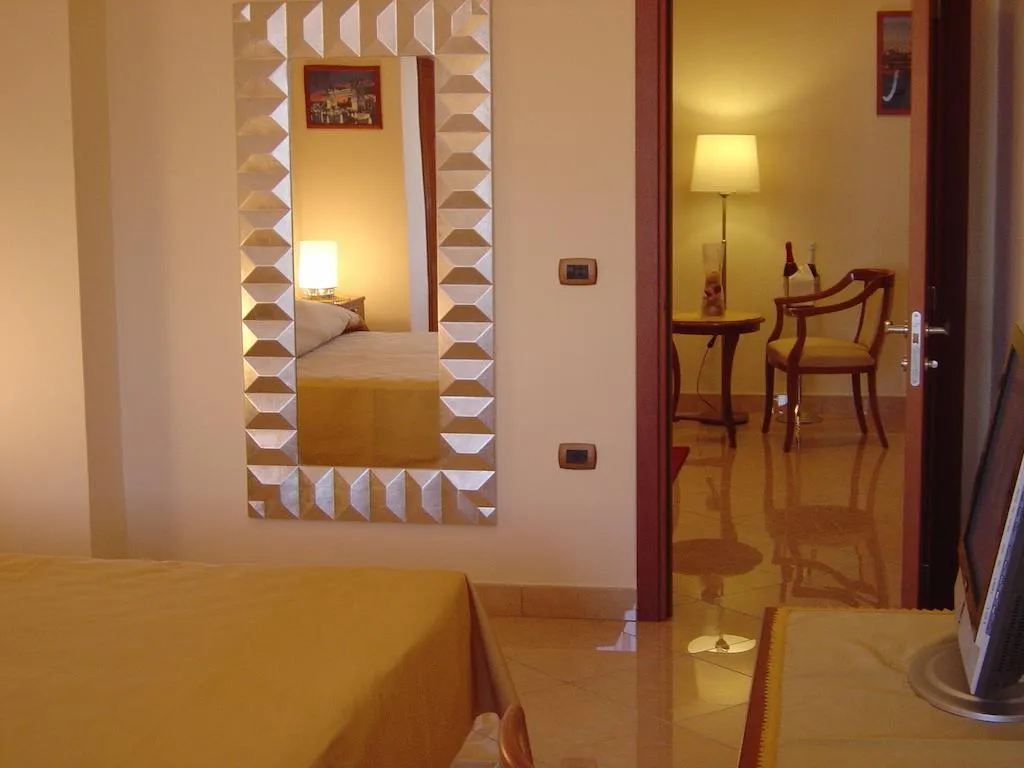 SUITE STANDARD Room, Ranch Palace Hotel, Naples